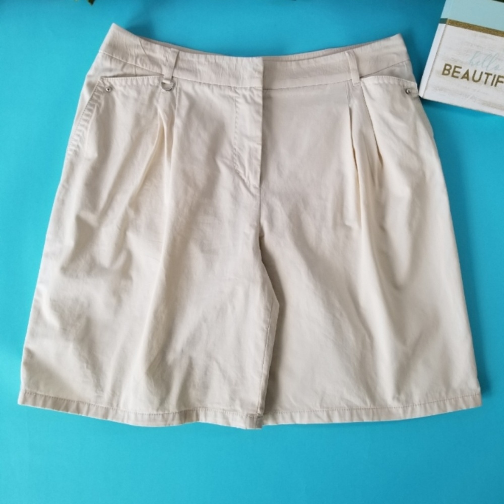 MaxMara Cream Women's Shorts Bermudas
